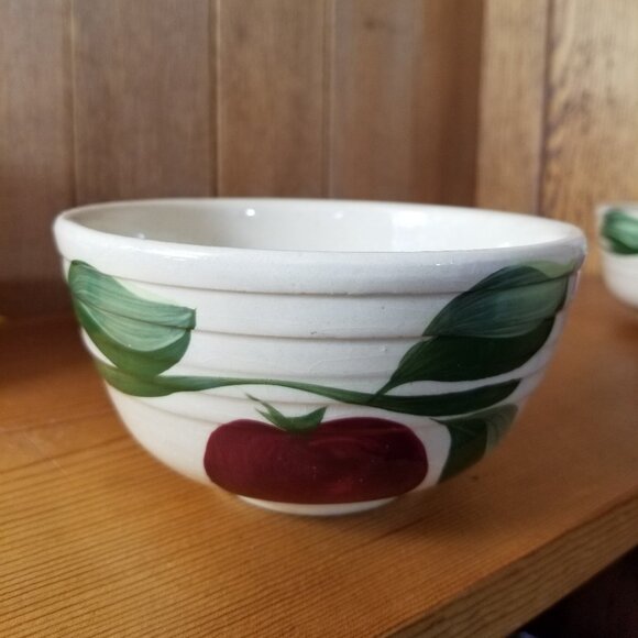 Vintage Watt Pottery Apple #5 Mixing Bowl - Picture 1 of 4